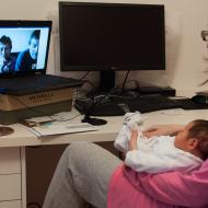 Verunka poprvé vidí babičku, dědu a strýčka z Prahy