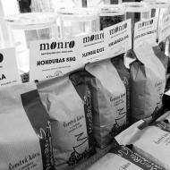 "Já si to tu vyfotím, abych věděl, jaké kafe máte, jo?""A nechcete raději naši tištěnou nabídku?"