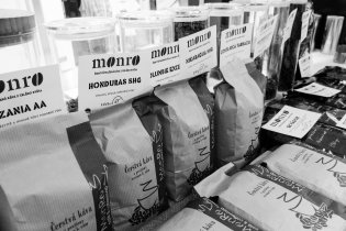 "Já si to tu vyfotím, abych věděl, jaké kafe máte, jo?""A nechcete raději naši tištěnou nabídku?"