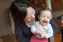 Tatínkova hudebně-taneční produkce Verunku evidentně pobavila