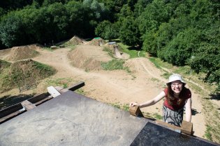 Radost z nové rozhledny, která nám vyrostla za barákem za podpory městské části