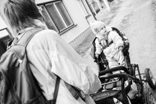 Verunka, poprvé v Kamenné kolonii, se nestačí divit