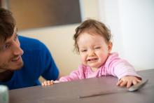 Já chci tu velkou lžíci, když už se umím postavit ke stolu!