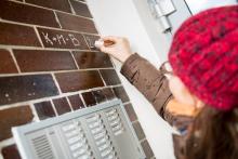 Věděli jste, že tato zkratka neznamená jen "Klíče, mobil, brýle", ale též "Christus mansionem benedicat"?