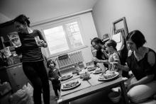 Naše improvizovaná jídelna je velmi praktická, všichni dosáhnou na všechno :-)