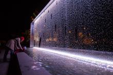 Atrakce v parku před Janáčkem, který není nikdy prázdný