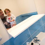 Přísavka na čele Verunce v novém zrcadle obzvláště sluší