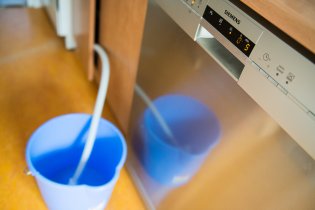 Novější modely prý umí vypouštět i rovnou do odpadu, ale nekupte to za tu cenu!