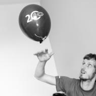 Tom si užívá oslavu 20 let Proglasu po svém