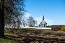 Škoda, že tento kostelíček u hradu Veveří není přístupný