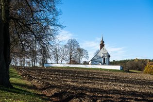 Škoda, že tento kostelíček u hradu Veveří není přístupný