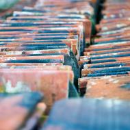 Na myslivně Prádelna opravují střechu