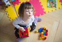 Ovály, čtverce, troj- i pěti-úhelníky již Verča zvládá i poslepu