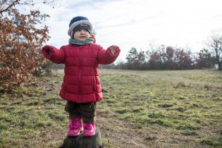 Stoupání na pařez se Verča nemohla nabažit