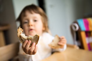 Chleba! kousnout! foťákovi!