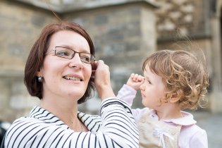 Alice dává Verunce lekci řeči těla