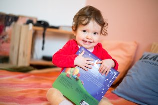 Svojí první Bibli Verunka nedá z ruky a nosí jí neustále s sebou v kapse