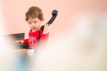 Co to ta ženská mele? Já přece žádnou kreditní kartu nepotřebuju!