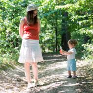 Nemám si ten repelent projistotu nastříkat i do očí, mami?