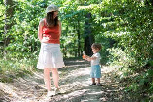 Nemám si ten repelent projistotu nastříkat i do očí, mami?