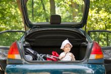 Nejbezpečnější je prý posadit dítě proti směru jízdy
