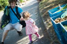 Poprvé na bystrckých farmářských trzích - Verunka prchá před zdivočelými pórky