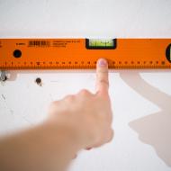 Kdo by na takovou prkotinu volal hodinového manžela, že?