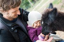 Frido začal zobat z ruky teprve před týdnem, chce to trochu trpělivosti