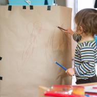 Já nejsem ani Leonardo ani Michelangelo, 
paletu mám amatérsky chudou,
ale když mne paní můza políbila na čelo, 
rozhod jsem se skoncovati s nudou