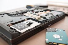 Tom oživuje dávno zapomenuté ajťácké dovednosti