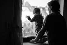 Verča se kochá výhledem na zahradu, to v paneláku nemáme