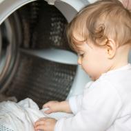 Plnit sušičku mokrými plenami je sice taky zábavné...