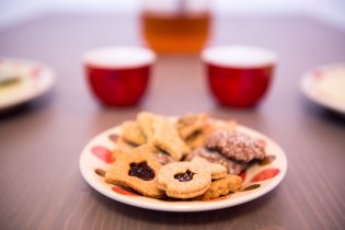 Po měsíčním nedobrovolném půstu se konečně odvažujeme ochutnat makrobio cukroví