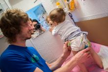 Poté, co se Verunce znelíbilo ležení na zádech, stalo se přebalování poněkud adrenalinovou záležitostí