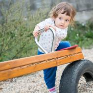 Tahle houpačka je nějak nakřivo, nemám jít radši na tu druhou?