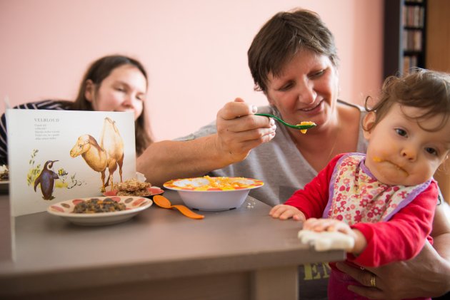 S krmením si teď upřímně moc nevíme rady, už se těšíme na židli Jitro
