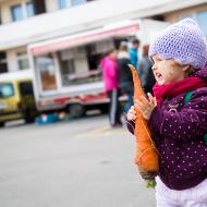 Pózování s obří mrkví zřejmě nebude Verunčinou oblíbenou kratochvílí