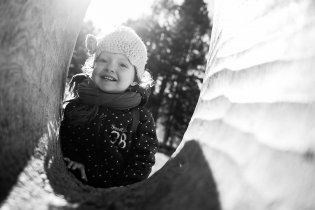 Zkoumáme sochu u přehrady