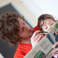 Bez knihy v ruce již ani sousto (aneb některé zlozvyky se asi opravdu dědí)