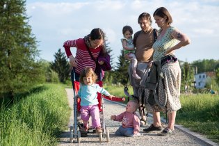 Já Tě do toho kočárku teda pustím, ale jenom na minutu!