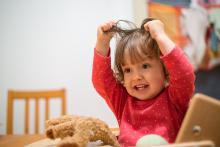 Chci se koupat! Podívejte se, jak mám mastný vlasy!