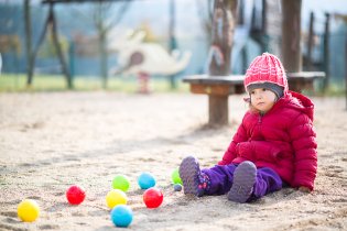 Tati, jak dlouho ještě musím předstírat, že jsem koule na petanque?