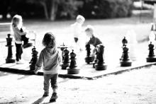 Já vám ukážu, jak se dělá pořádnej šach-mat, děcka!