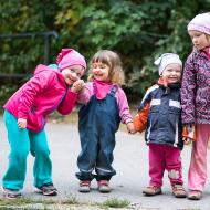 Verunka si vyšla jen tak poklábosit se sousedkama