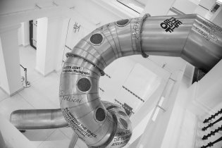 A mají tu i parádní tobogan!