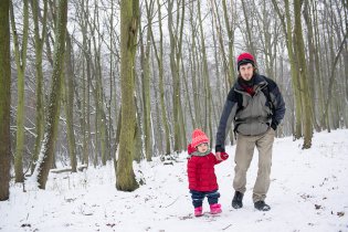 V lese zvaném Pekárna si užíváme zbytky sněhu