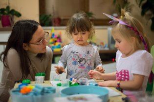 Modelínování s Móňou