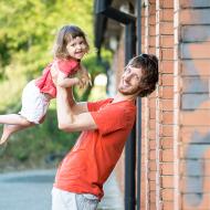 Trocha toho pózování u garáží