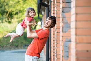 Trocha toho pózování u garáží