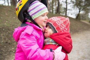 Ano Móňo, moc ráda se s Tebou zase vidím, ale nepřeháněj to prosím